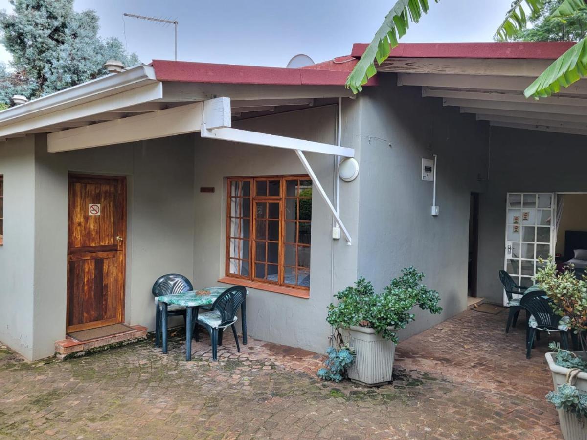 Margaret'S Place Johannesburg Exterior photo